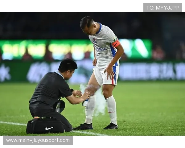 上海申花拉唐边路连续突破造成威胁，强势展现进攻新势力