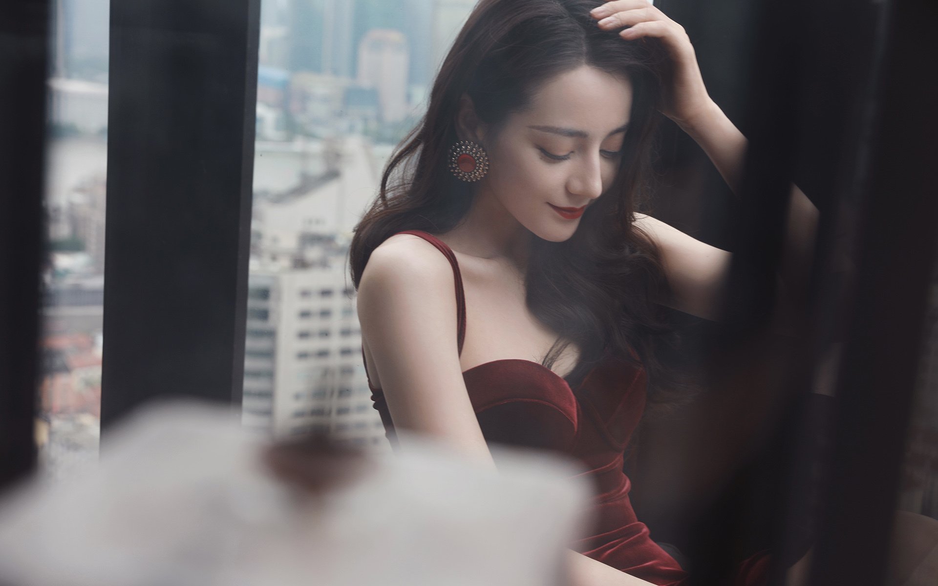 “龙舟赛激烈角逐，天府新区湖滨赛场热力十足”